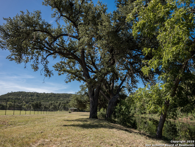 Listing photo id 10 for 530 Westway Dr