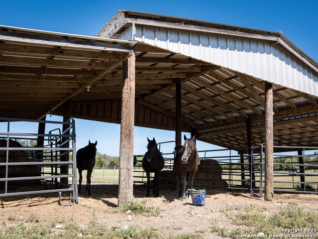 Listing photo id 12 for 530 Westway Dr