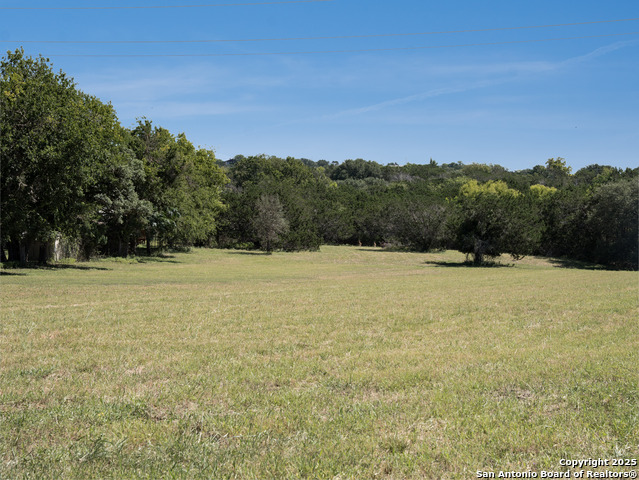 Listing photo id 14 for 530 Westway Dr