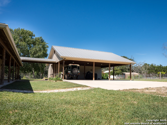 Listing photo id 18 for 530 Westway Dr