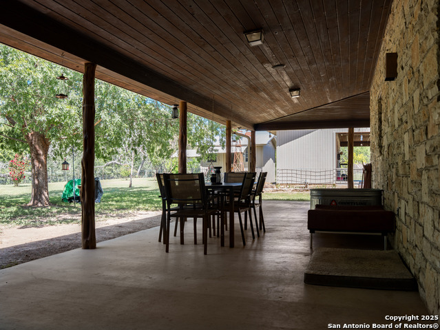 Listing photo id 32 for 530 Westway Dr