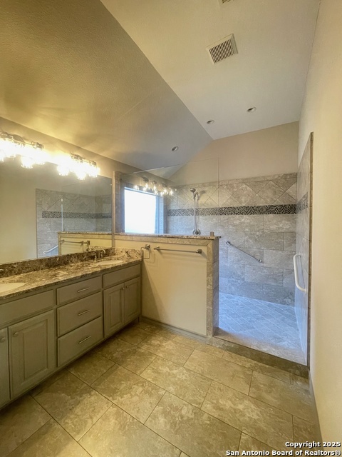 Image 16 of 23 For 15034 Oak Briar