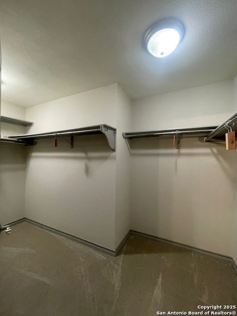 Image 17 of 23 For 15034 Oak Briar