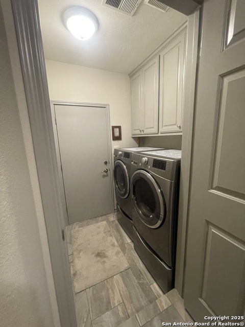Image 21 of 23 For 15034 Oak Briar