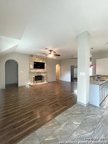 Image 7 of 23 For 15034 Oak Briar