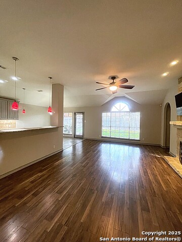 Image 8 of 23 For 15034 Oak Briar