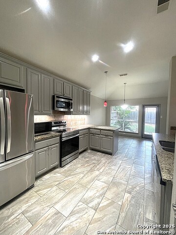 Image 9 of 23 For 15034 Oak Briar