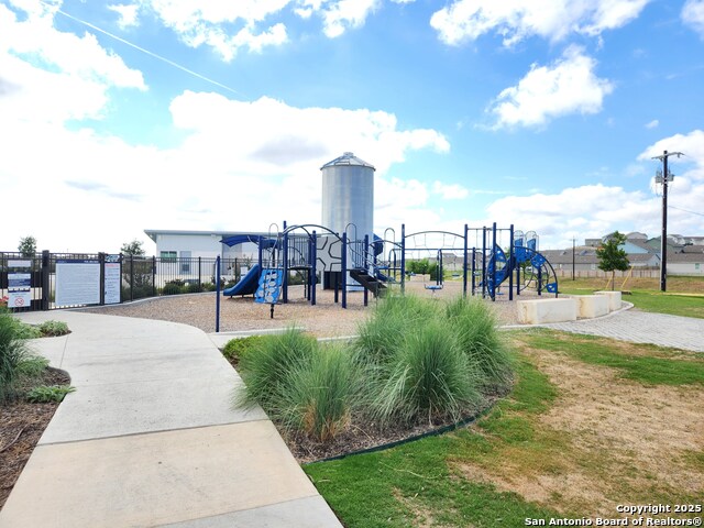 Image 27 of 32 For 14010 Silos Meadows