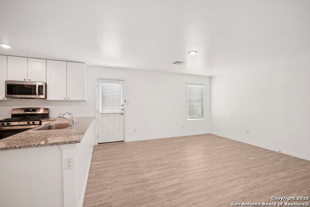 Image 7 of 32 For 14010 Silos Meadows