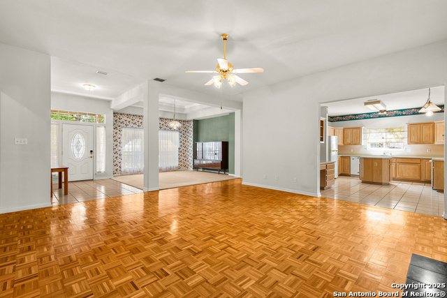 Listing photo id 8 for 141 Oak Knoll