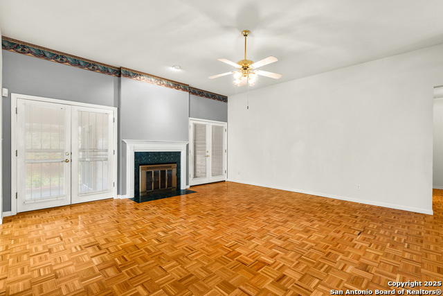 Listing photo id 9 for 141 Oak Knoll