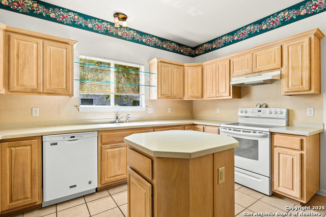 Listing photo id 14 for 141 Oak Knoll