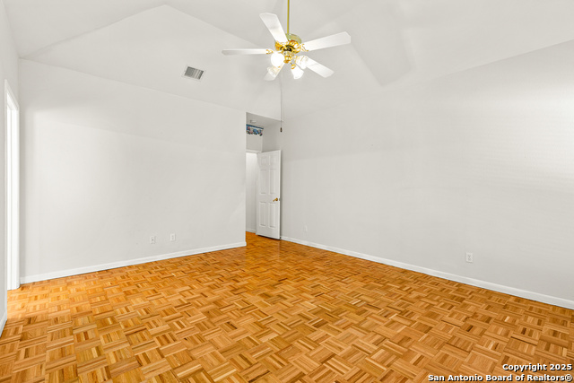 Listing photo id 18 for 141 Oak Knoll