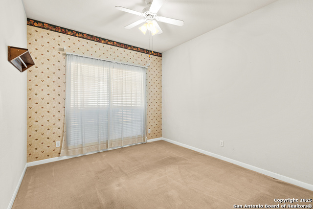 Listing photo id 24 for 141 Oak Knoll