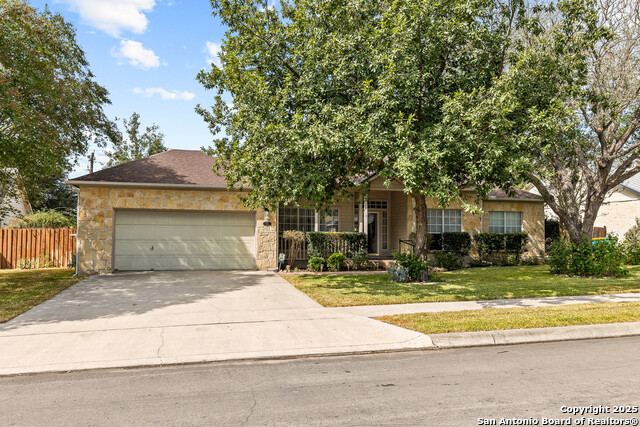 Listing photo id 1 for 141 Oak Knoll