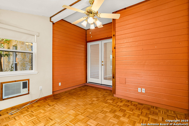 Listing photo id 29 for 141 Oak Knoll