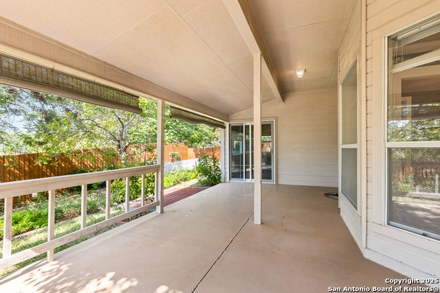 Listing photo id 31 for 141 Oak Knoll