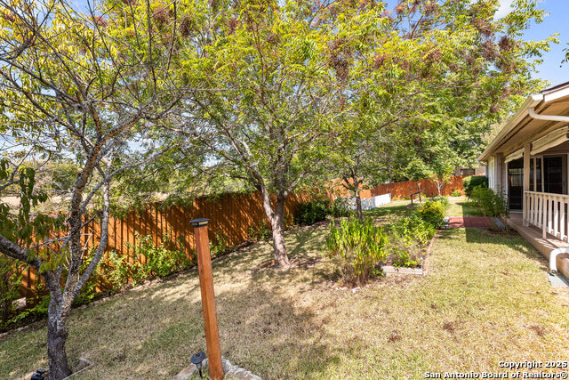 Listing photo id 33 for 141 Oak Knoll