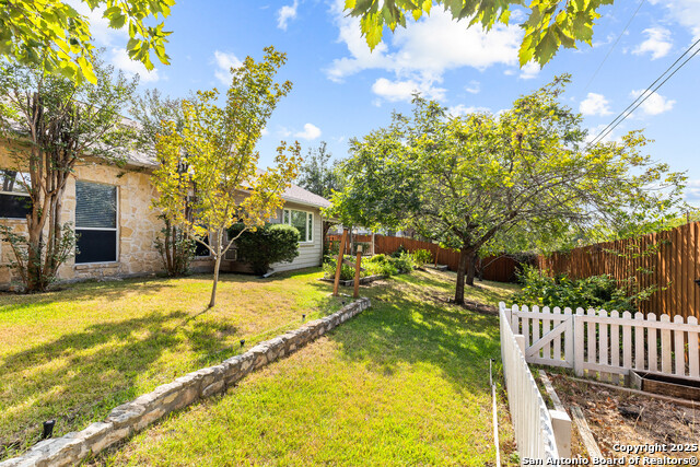 Listing photo id 34 for 141 Oak Knoll