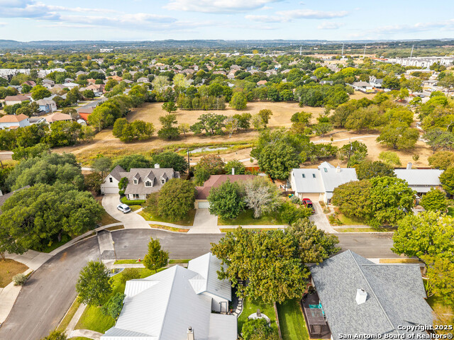 Listing photo id 36 for 141 Oak Knoll