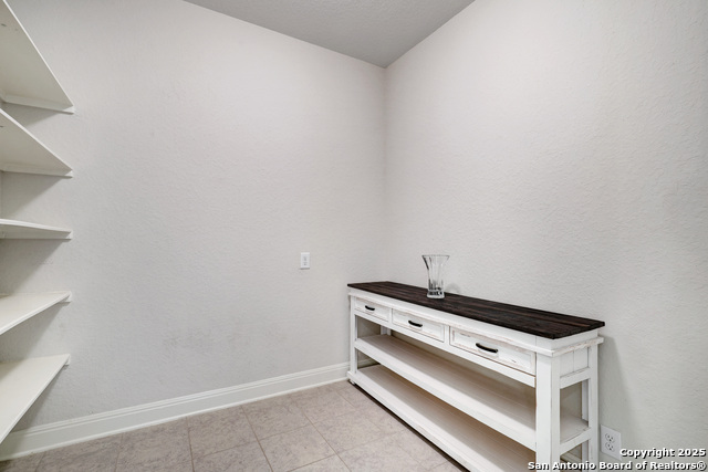 Image 19 of 38 For 621 Oldenburg