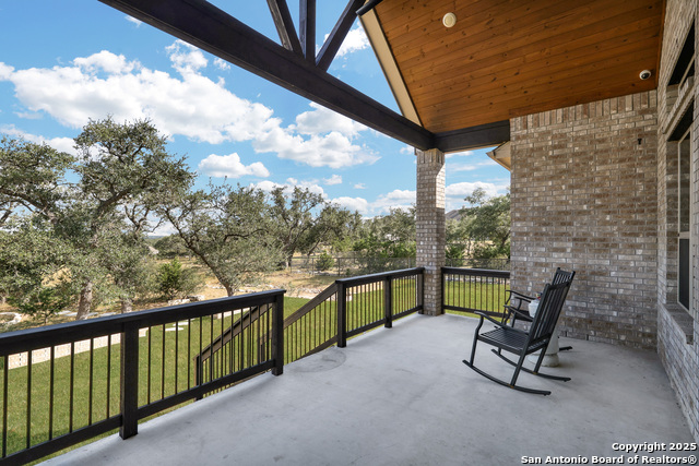 Image 33 of 38 For 621 Oldenburg