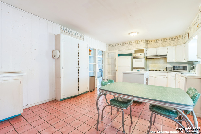 Image 10 of 30 For 2362 Gramercy Pl. W