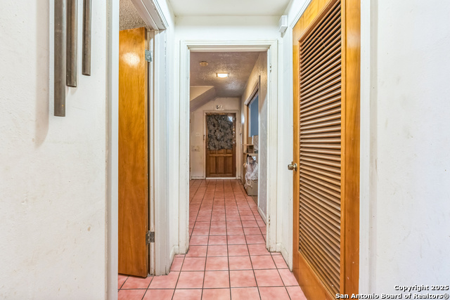 Image 11 of 30 For 2362 Gramercy Pl. W