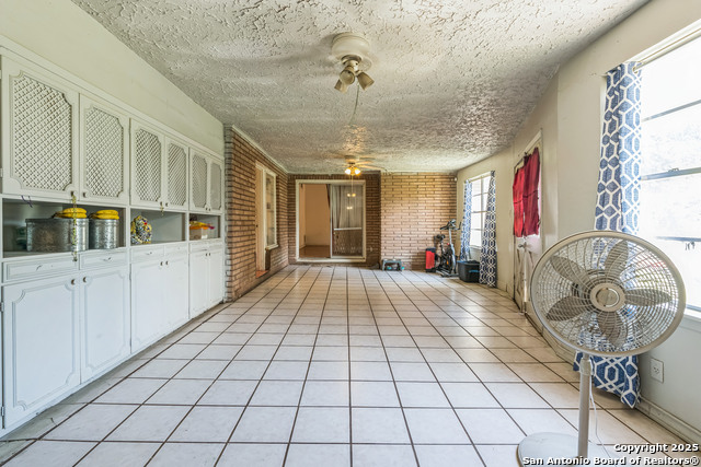Image 17 of 30 For 2362 Gramercy Pl. W
