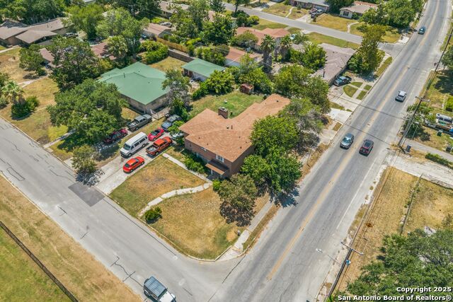 Image 2 of 30 For 2362 Gramercy Pl. W