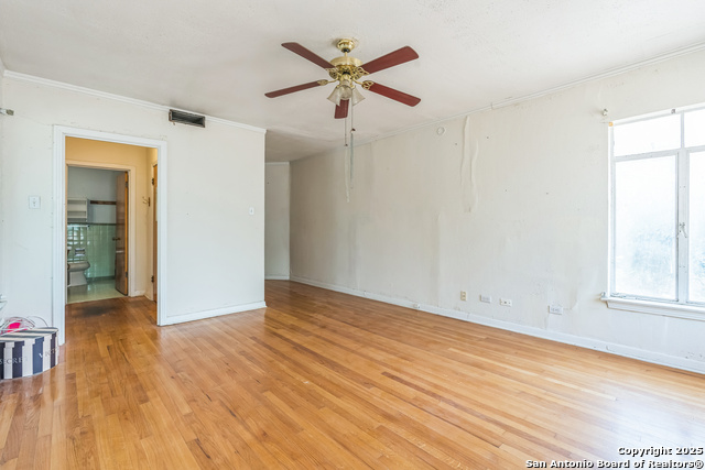 Image 25 of 30 For 2362 Gramercy Pl. W