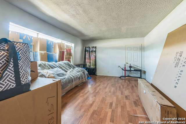 Image 8 of 30 For 2362 Gramercy Pl. W