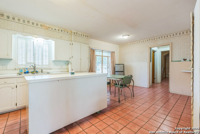 Image 9 of 30 For 2362 Gramercy Pl. W