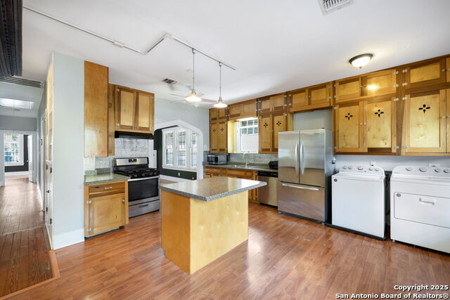 Image 13 of 35 For 1015 Gramercy W