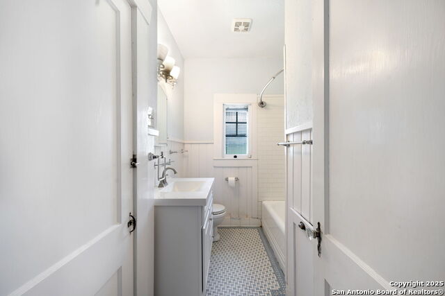 Image 26 of 35 For 1015 Gramercy W