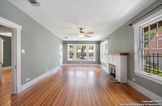 Image 4 of 35 For 1015 Gramercy W