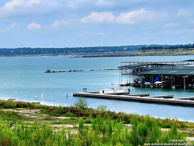 Listing photo id 3 for 1680 Stallion Springs Dr