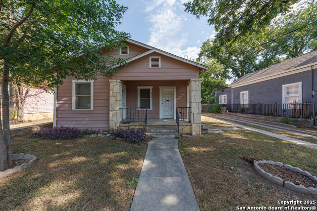 Details for 415 Woodlawn E, San Antonio, TX 78212