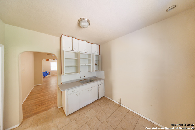 Image 15 of 28 For 415 Woodlawn E