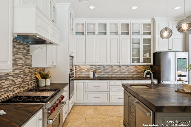 Image 16 of 50 For 836 Canterbury Hill