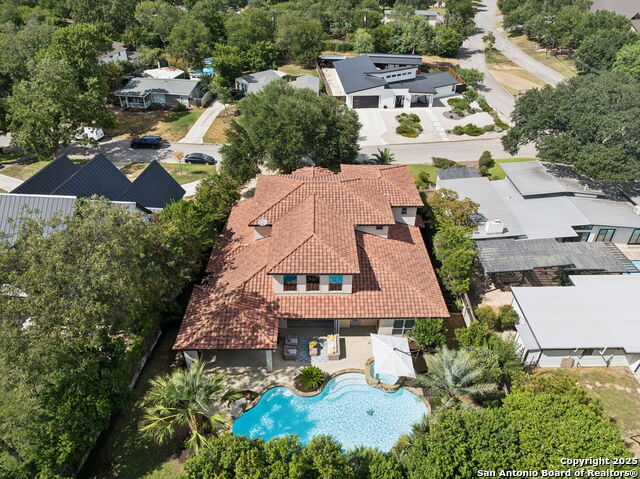 Image 2 of 50 For 836 Canterbury Hill