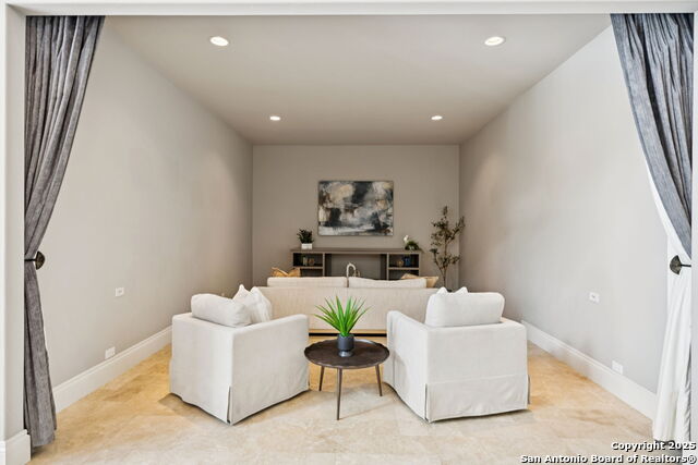 Image 21 of 50 For 836 Canterbury Hill