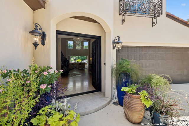 Image 4 of 50 For 836 Canterbury Hill