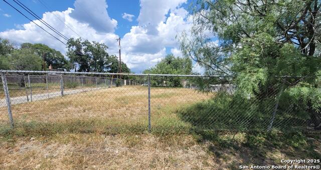 Image 10 of 12 For 118 Gardenview S