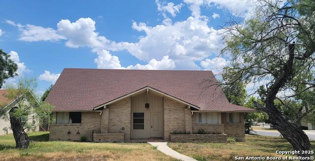 Image 2 of 12 For 118 Gardenview S