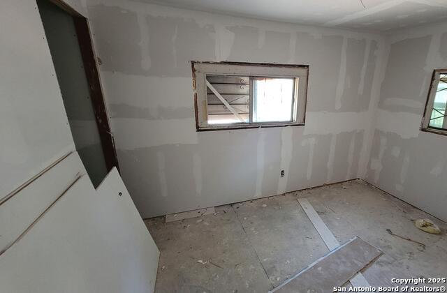 Image 9 of 15 For 814 Vermont