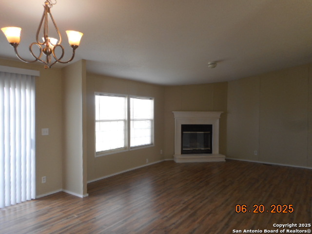 Image 4 of 16 For 165 Crestfield Dr.