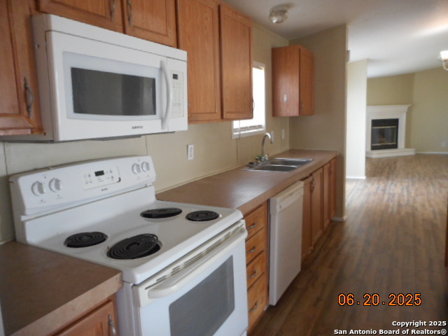 Image 5 of 16 For 165 Crestfield Dr.