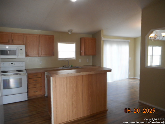 Image 6 of 16 For 165 Crestfield Dr.
