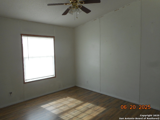 Image 8 of 16 For 165 Crestfield Dr.